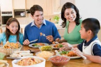 Study tracks Hispanic eating, shopping trends