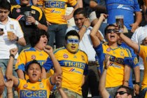 Los Tigres Ganan el Clásico Regio