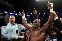 Timothy Bradley has no Trouble Beating Brandon Rios