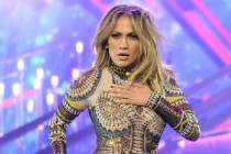 Jennifer Lopez Kills It Hosting the 2015 American Music Awards, Wears 11 Dresses