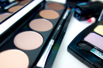 Beauty Box: Popular Make-up Must-Haves