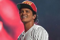 Watch Bruno Mars Magical Performance