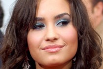 Demi Lovato Shows Us What Happens When You Don’t Lip-Sync!